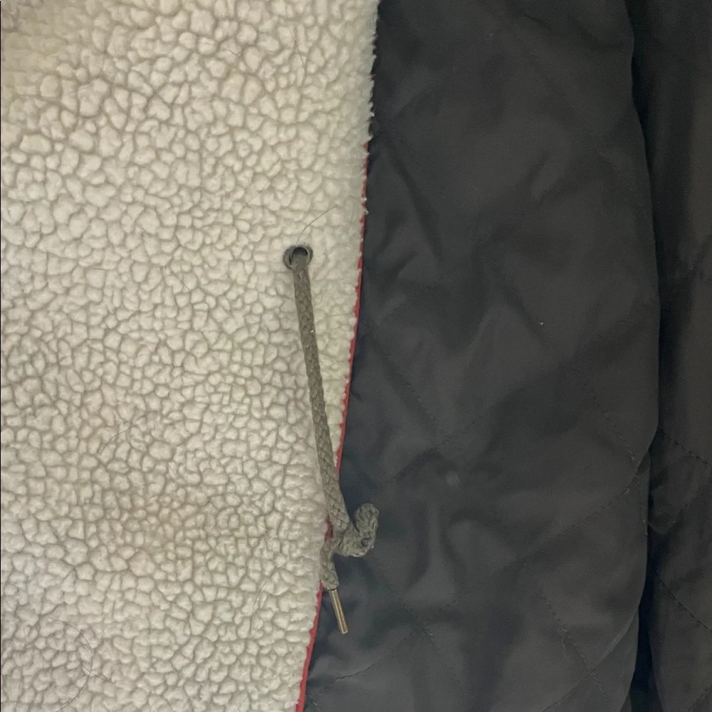Charlotte Russe Cream Sherpa-Lined Jacket with Red Trim - Picture 4 of 10